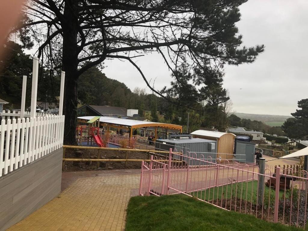 Exclusive 3 Bedroom Caravan, Sleeps 8 People At Parkdean Newquay Holiday Park, Cornwall, Uk Exterior foto